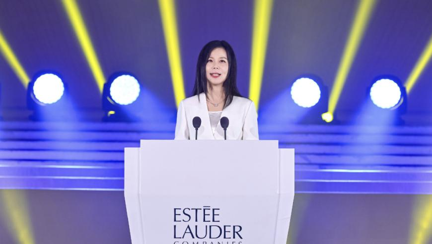51岁男子找17岁女孩代孕前已离异,2025管家婆一肖一码一中一特,全面解答解释落实_基础版V2.75